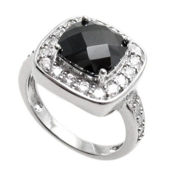 EXQUISITE SQUARE CUT BLACK OBSIDIAN COLORED CZ COCKTAIL RING IN STERLING SILVER. - Picture 1 of 3